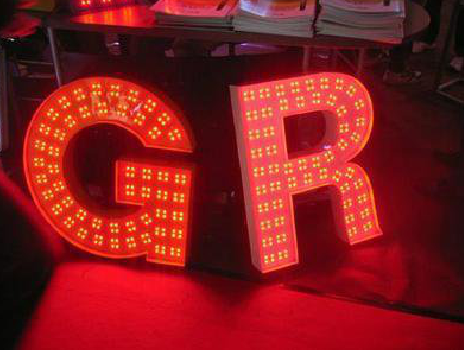 江陵LED发光字常见的安装误区。